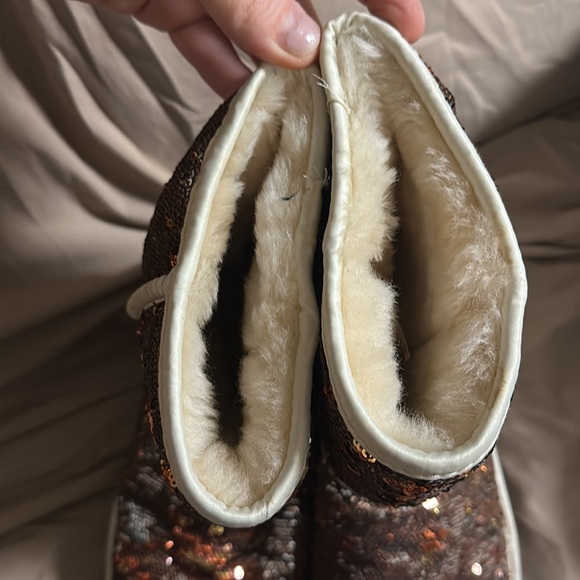 Sparkly sequence short Uggs - Picture 6 of 6